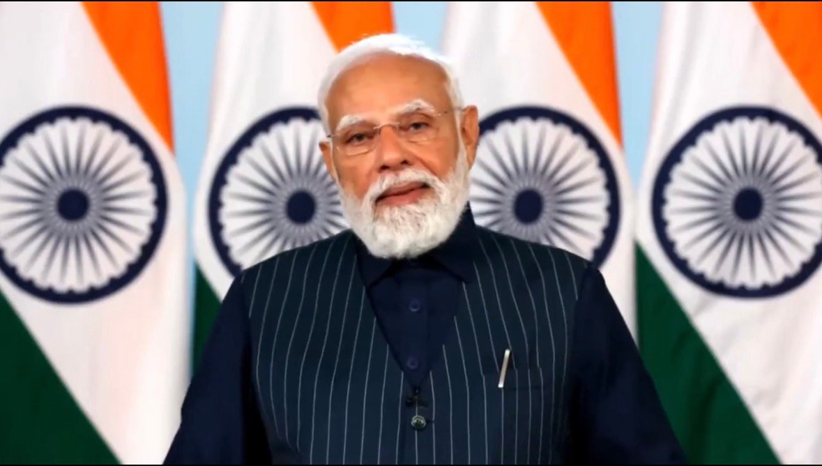 mp-aashirwad-lamps-lit-simultaneously-7-pm-pm-modi