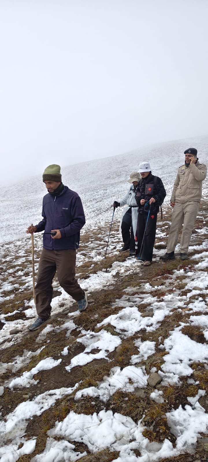 hp-snowfall-two-pilgrims-kille