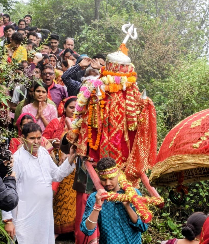 nandas-palanquin-kailash