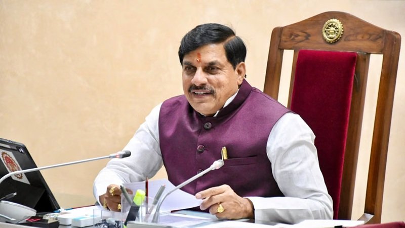 chief-minister-gift-scooters-to-students-of-mp
