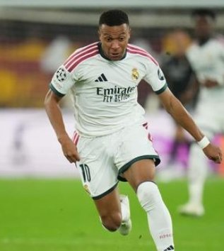 sports-football-mbappe-breaks-messi-record-