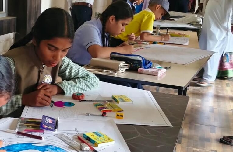 ‘मेरे सपनों का भारत’ प्रतियोगिता में 93 विद्यार्थियों ने दिखाई प्रतिभा, चित्रों और भाषण से रखा विकसित भारत का विजन