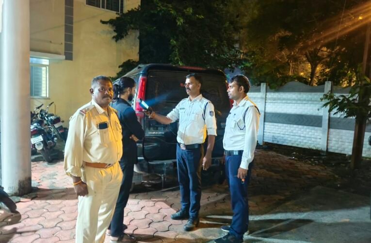राजगढ़ःसड़क पर लहराती स्कॉर्पियो रोकी, नशे में मिला चालक