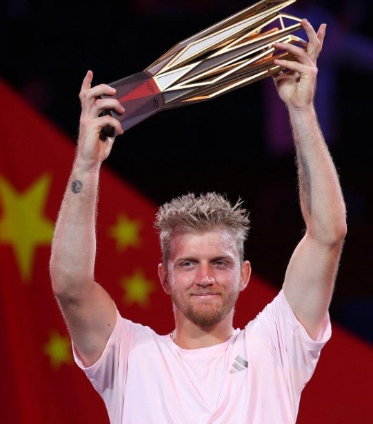 sports-tennis-shanghai-masters-davidovich-title