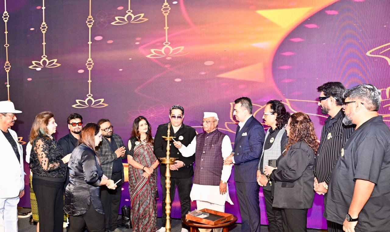 rj-governor-promotes-herbal-beauty-products-