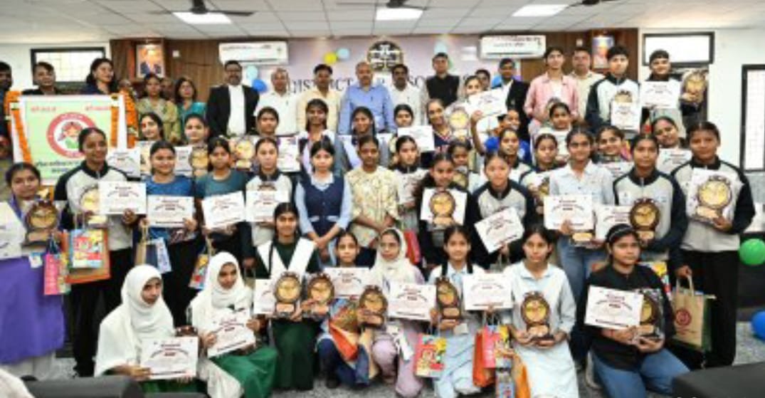 uk-meritorious-girls-honoured
